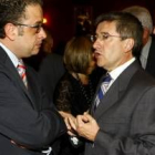 Javier Chamorro, vicealcalde, y Francisco Fernández, en la cena de Carriegos celebrada antes de ayer