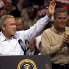 El presidente George Bush durante su mitin de ayer en el estado de Florida