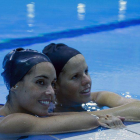 Ona Carbonell y Paula klamburg posan tras los ensayos.