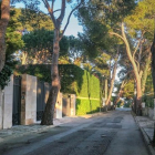 Entrada a las Villas de Artyakov en la urbanización de Sagaró.