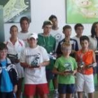 Los premiados del torneo posaron satisfechos con sus trofeos