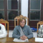 Anatolio Díez, Carmen Mallo y Fina de Paz, en la reunión de Matallana con las juntas vecinales del T