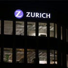 Logotipo de Zurich en la sede de la firma, en Zurich Suiza.