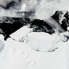 La imagen del choque del iceberg capatada por la NASA.