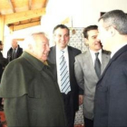 Nicanor Sen y José Carlos de Marco charlan con el empresario David Álvarez.