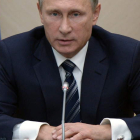 El presidente de Rusia, Vladímir Putin, se reunió con miembros del Gobierno en su residencia de Novo-Ogaryovo.
