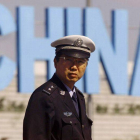 Un policía chino en Shangay, en una imagen de archivo.
