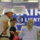 Mostradores de Ryanair en el aeropuerto de El Prat. /