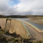 El pantano de Villagatón, ya con agua embalsada, en una fotografía reciente.