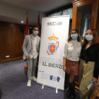 Ángel Fernández y Clara del Castillo, en los extremos. ANA F. BARREDO
