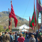 Los pendones dan colorido a la Feria Tradicional de Cármenes, que rememora el ancestral modo de vida. B.P.