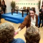José María Aznar, durante la firma de ejemplares de su nuevo libro en Valladolid