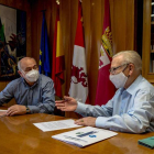 José Antonio Cuba y Martín Manceñido, en el transcurso de su reunión. DL