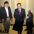 El alcalde de Villaquilambre, Manuel García, y el presidente del Consultivo, Mario Amilivia.