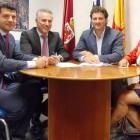 Firma del convenio entre La Caixa Obra Social y el programa Emprendedoras VQ.