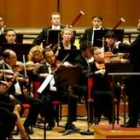 Antoni Ros Marbá, dirigiendo a la orquesta en una de sus numerosas actuaciones