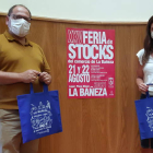Javier Carrera y Elena Bailez ayer durante la presentación de la Feria de Stocks. DL