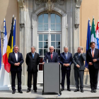 Los ministros de Exteriores de los seis países fundadores de la UE comparecen tras la reunión para analizar el brexit.