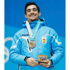 Javier Fernández celebra su medalla de bronce olímpica. HORCAJUELO