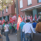 La concentración tuvo lugar a las puertas de la delegación de la Junta en Ponferrada.