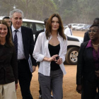 Carla Bruni en una visita a un hospital contra el sida en Benín, en el 2010.