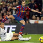 Iniesta y Pepe, durante el partido