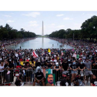 Miles de ciudadanos estadounidenses afroameruicanos ayer, en la marcha de Washington. MICHAEL REYNOLDS