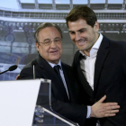 Florentino Pérez con Iker Casillas. DL