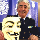 El comisario Manuel Vázquez, cuando anunció la desarticulación de la supuesta cúpula de Anonymous en España.