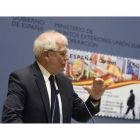 José Borrell, ayer, durante la presentación de un sello conmemorativo de la carrera diplomática. FERNANDO VILLAR
