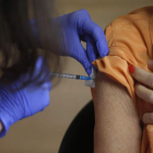 El objetivo de Sanidad es que el 70% de la población esté vacunada en agosto. FERNANDO OTERO