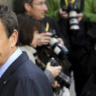 Zapatero, sonríe a su llegada a la reunión de los jefes de Estado y de Gobierno de la Unión Europea