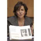 Elena Hernando, tras la obra recuperada y editada.