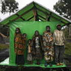 Un grupo de pigmeos en la localidad de Mobambiro, cerca de Goma.