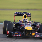 El alemán Sebastian Vettel toma una de las curvas en el Gran Premio de Abu Dabi.