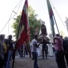 La patrona fue escoltada durante la procesión por los pendones de la ribera del Torío. MARCIANO  PEREZ