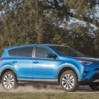 La tecnología híbrida toma carta de naturaleza en el Crosoover RAV4 de Toyota.