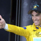 Alberto Contador celebra su triunfo durante el pasado Tour de Francia.