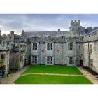 El UWC Atlantic College de Gales está en un castillo medieval del siglo XII. PIPPI READER