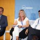 Pilar del Olmo en su intervención ayer en Las Palmas, junto al diputado leonés Baudilio Tomé.