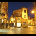 El casco histórico de Compostela empieza en la Rúa do Franco. Allí comienza un magnífico viaje a través de la historia, la gastronomía y la tradición gallegas.