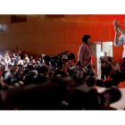 Sánchez, a su llegada al 39 congreso federal de los socialistas, ayer en Madrid. EMILIO NARANJO
