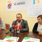 Pablo Linares, Gerardo Álvarez Courel y Beatriz Anievas. L. DE LA MATA