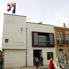 fachada del Ayuntamiento de Masnilla de las Mulas.RAMIRO