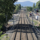 Imagen de la traza convencional que lleva el tren de León a La Robla, que se verá afectada por la inversión. SECUNDINO PÉREZ