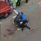 Captura del vídeo de la pelea.