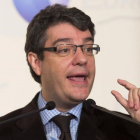 Álvaro Nadal, el nuevo ministro de Energía, será sustituido en la Oficina Económica por la economista Eva Valle que también es su cuñada.