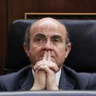El ministro de Economía, Luis de Guindos, antes de la apertura de la X legislatura.