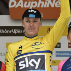 El podio del Dauphiné: Christopher Froome, el ganador, escoltado por Tejay Van Garderen (izquierda), segundo, y Rui Costa (derecha), tercero.