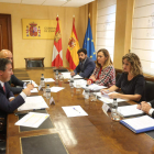 Reunión de la Comisión Bilateral que forman Gobierno de España y Junta para el Seguimiento del Plan Estatal de Vivienda. DOS SANTOS
